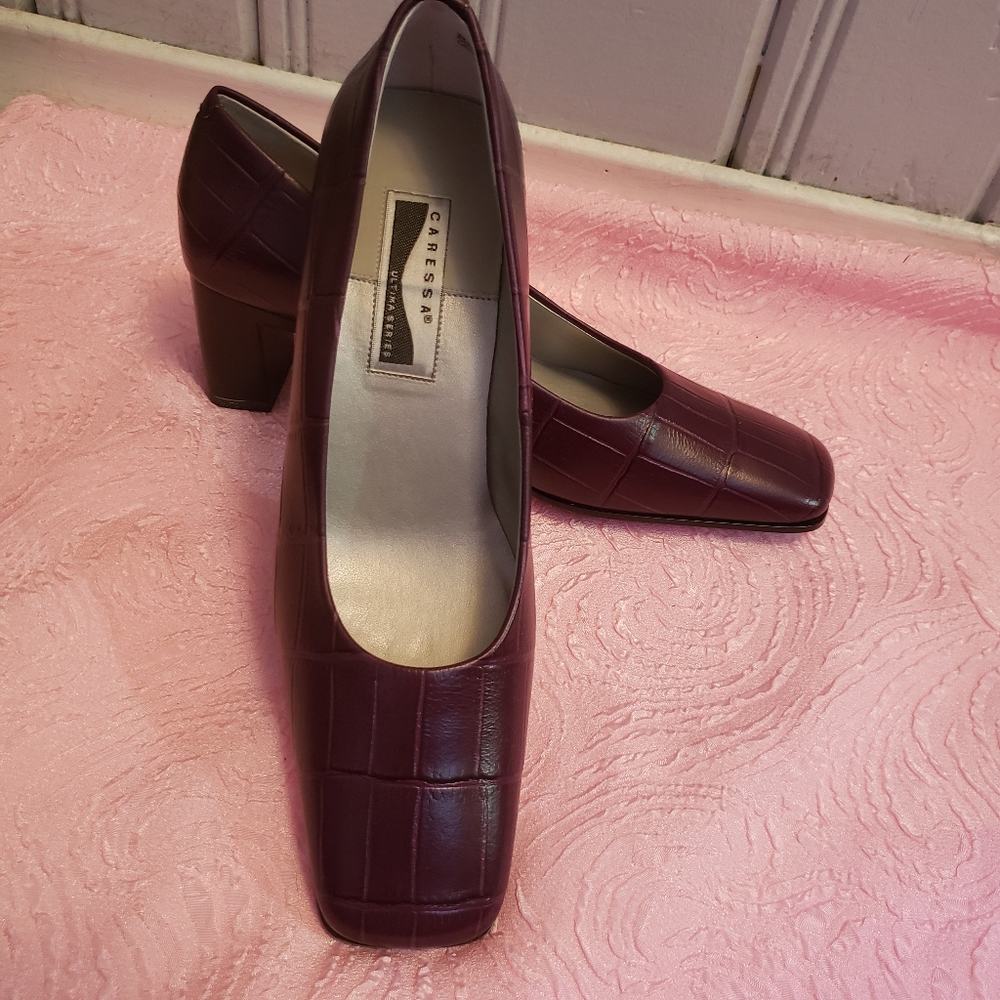 Caressa Ultima series heels